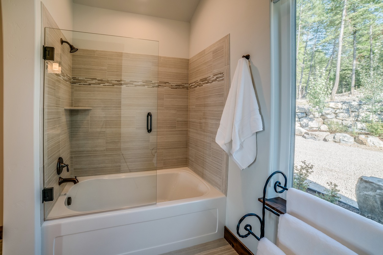 Shower & Tub Installation in Schriever